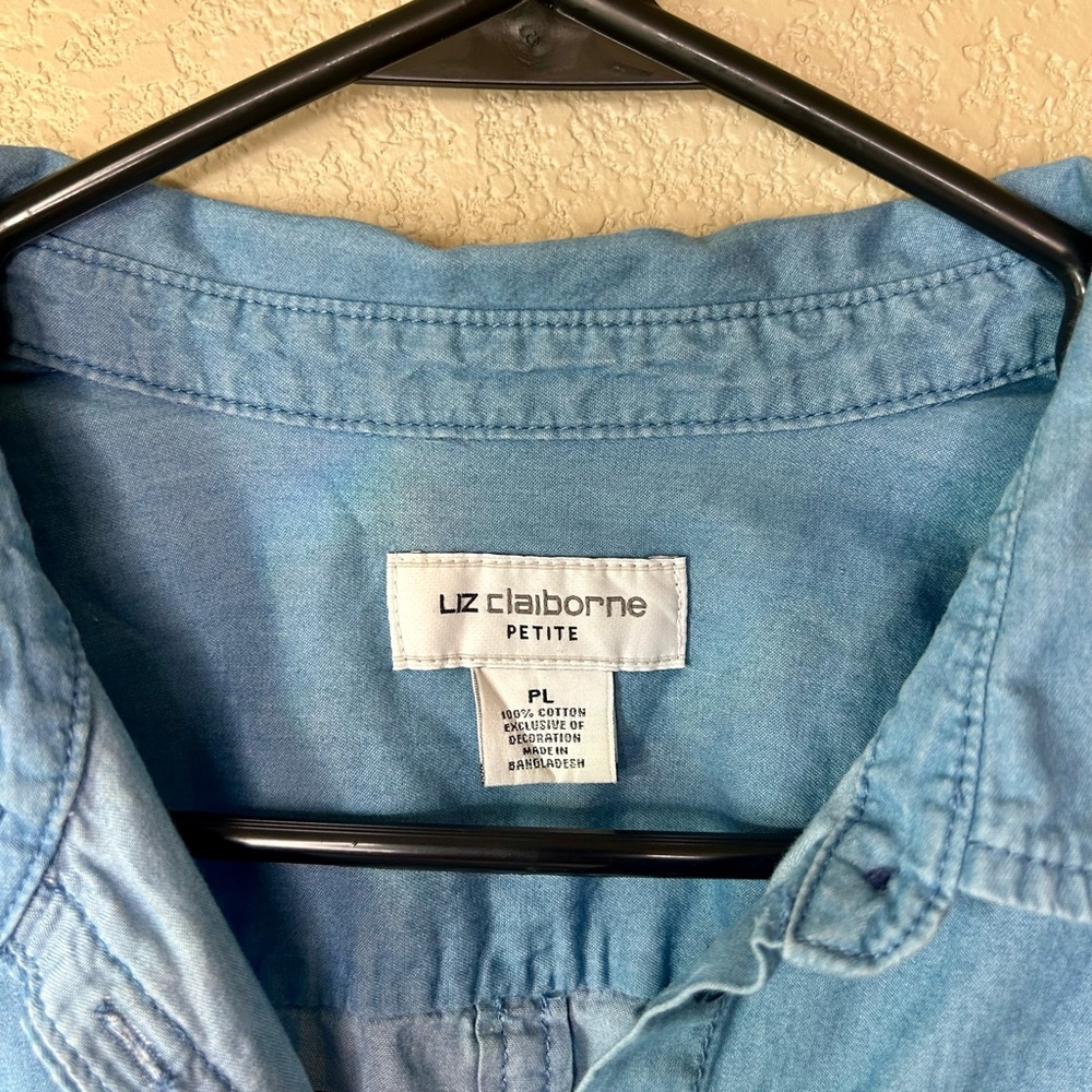 Vintage Liz Claiborne Light Blue Denim Shirt with Flower Embroider Size Petite L - Picture 3 of 4